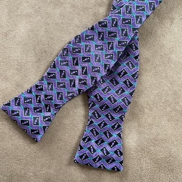 🗿host Pick🗿 💯 Silk Bow Tie - Adjustable - Picture 2 of 4